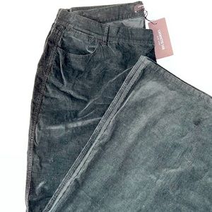 NWT Cute dark green corduroy pants 18